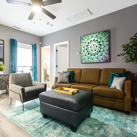 Restaurants-Pets-Professionals-Fastwifi-A C-Patios Apartment San Diego Exterior photo