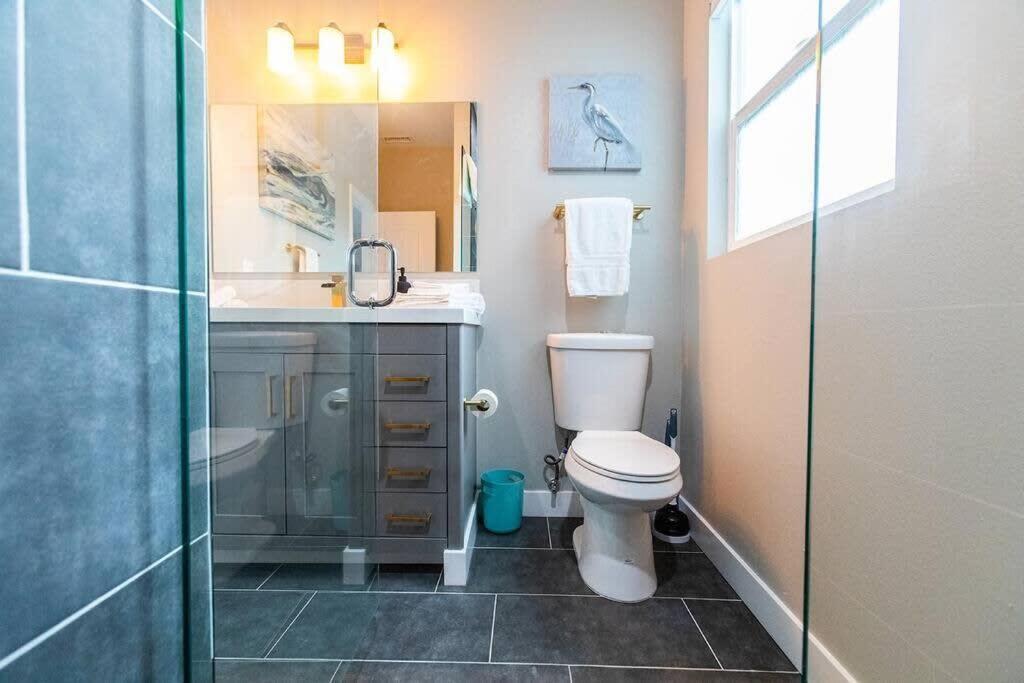 Restaurants-Pets-Professionals-Fastwifi-A C-Patios Apartment San Diego Exterior photo