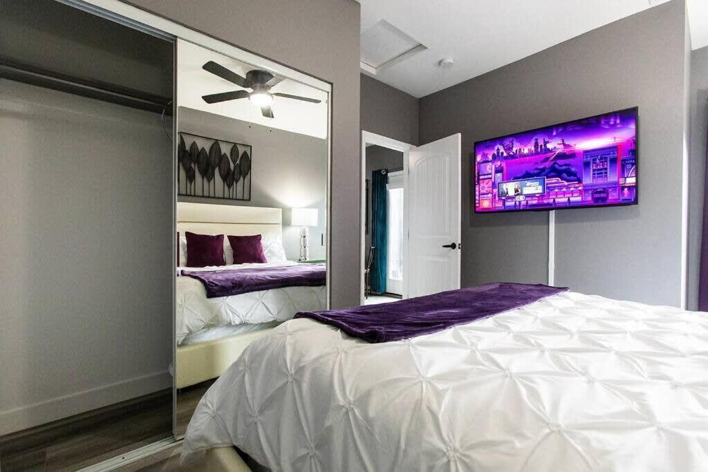 Restaurants-Pets-Professionals-Fastwifi-A C-Patios Apartment San Diego Exterior photo