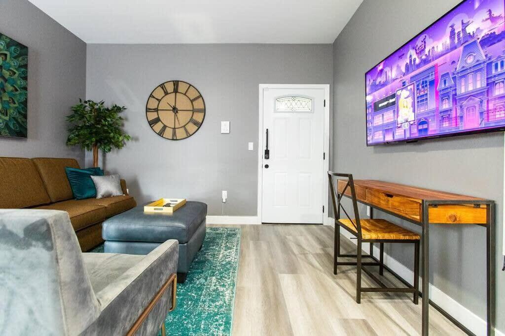 Restaurants-Pets-Professionals-Fastwifi-A C-Patios Apartment San Diego Exterior photo
