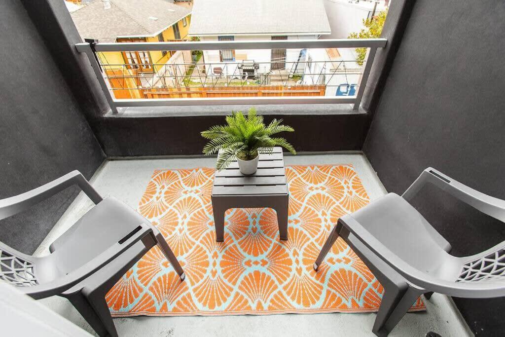 Restaurants-Pets-Professionals-Fastwifi-A C-Patios Apartment San Diego Exterior photo